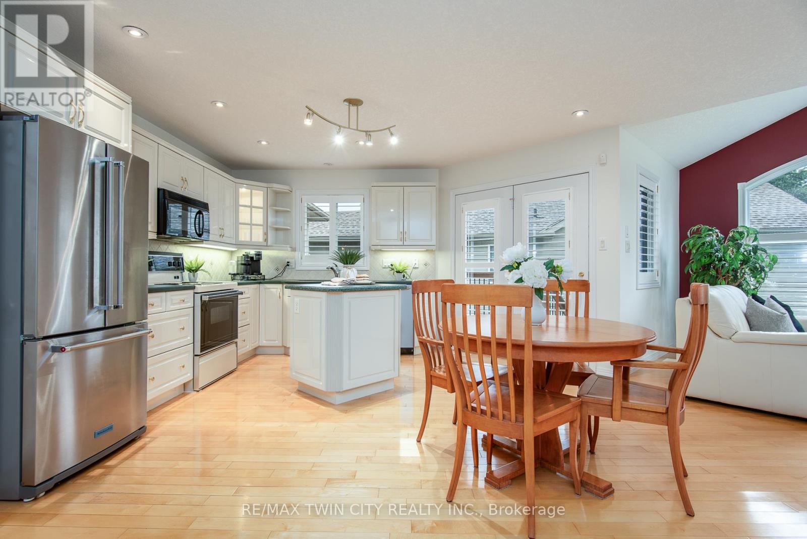 185 Golf Links Drive, Wilmot, Ontario  N3A 3N9 - Photo 14 - X12373116
