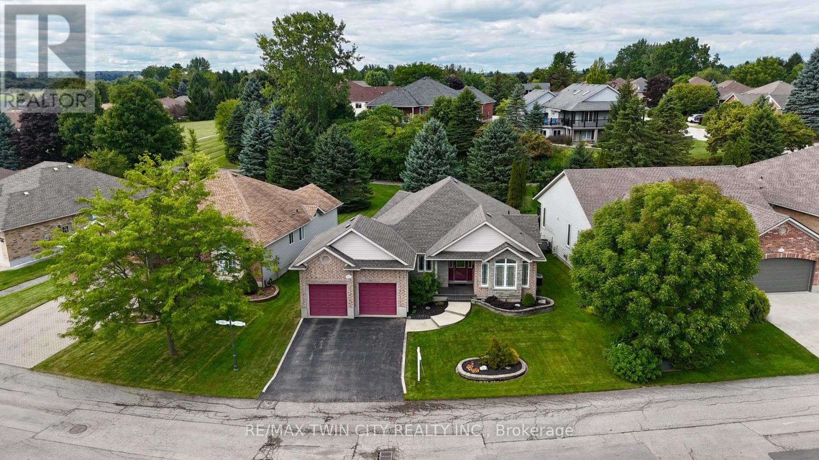185 Golf Links Drive, Wilmot, Ontario  N3A 3N9 - Photo 2 - X12373116