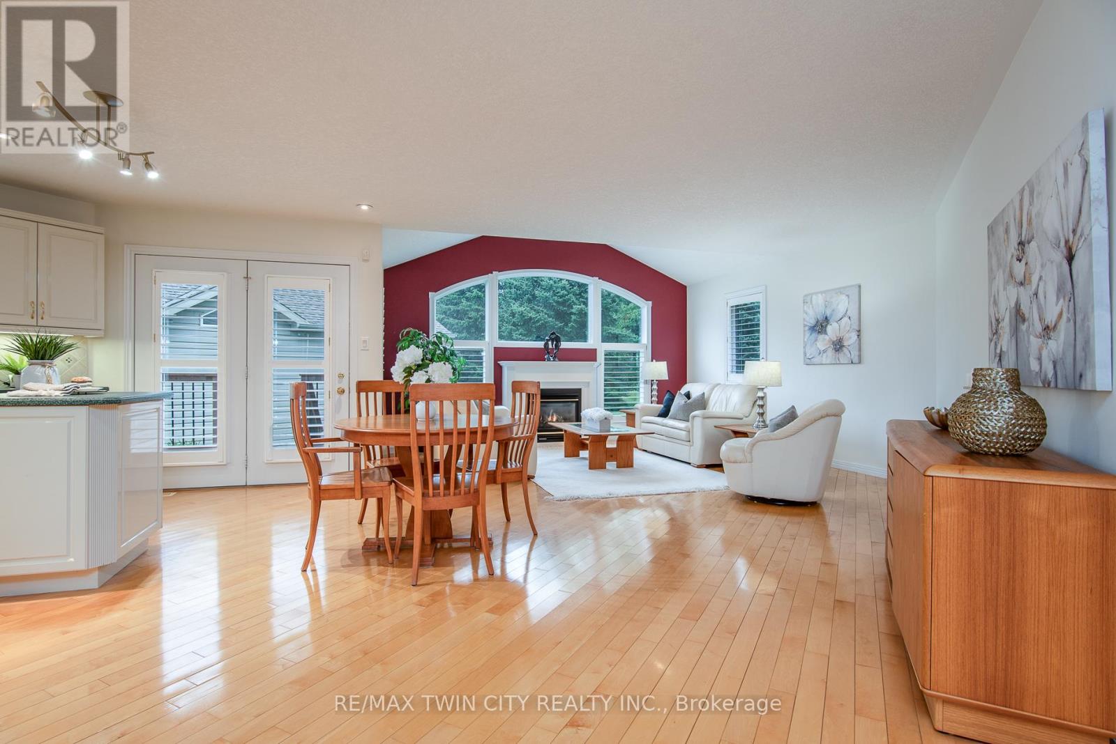 185 Golf Links Drive, Wilmot, Ontario  N3A 3N9 - Photo 9 - X12373116