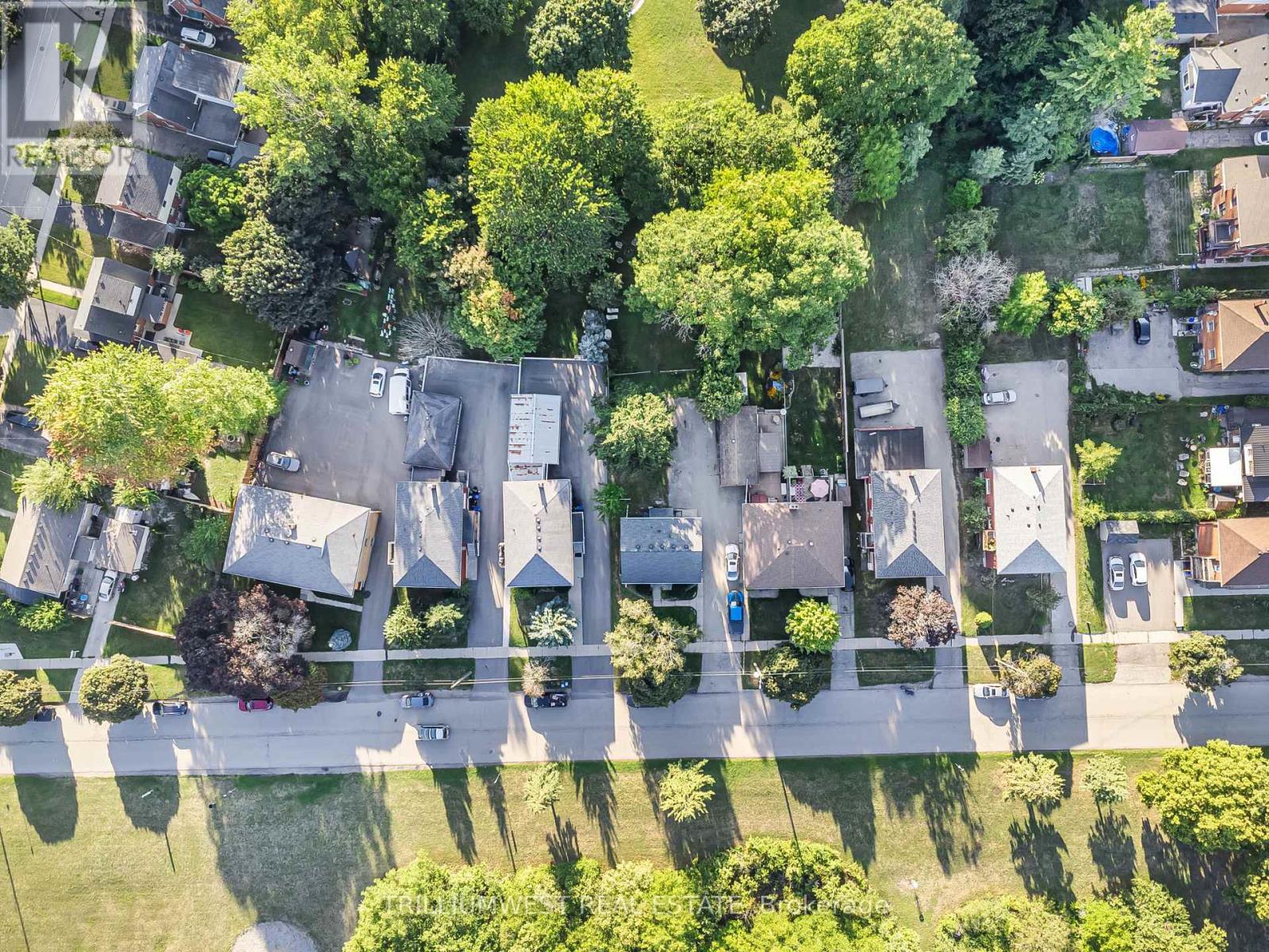 Property at 154 MONTGOMERY ROAD image 2
