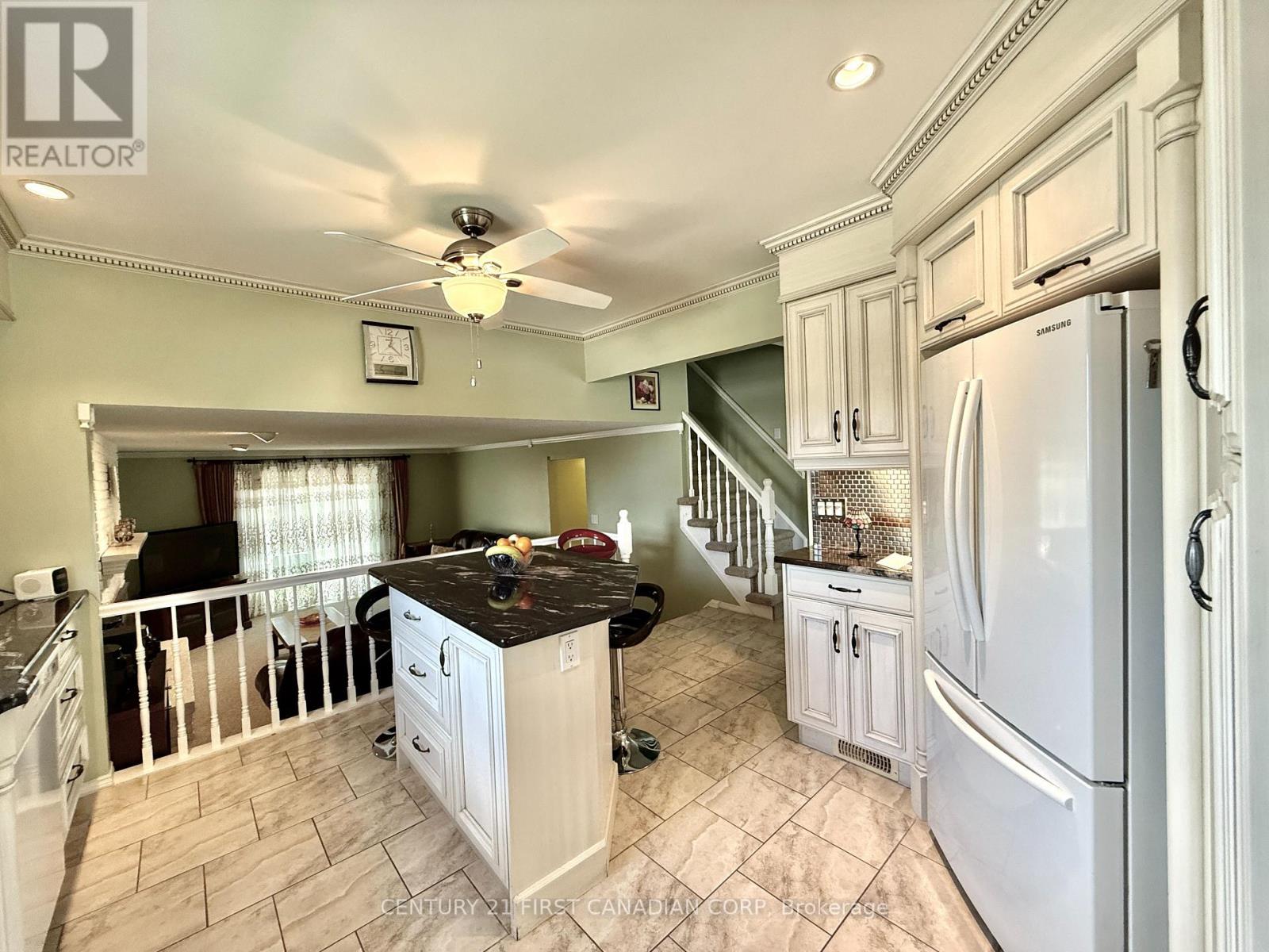 100 Hastings Crescent, Sarnia, Ontario  N7S 5K5 - Photo 22 - X12373195