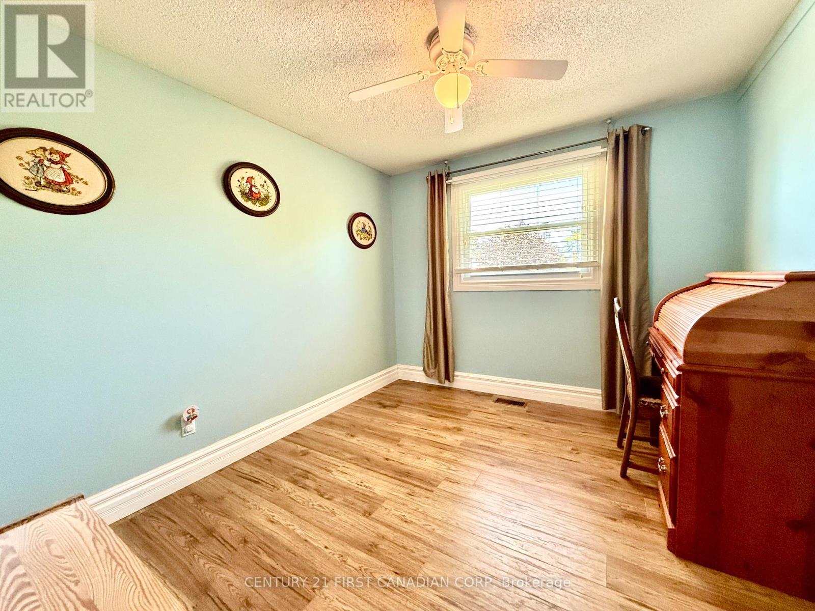 100 Hastings Crescent, Sarnia, Ontario  N7S 5K5 - Photo 28 - X12373195