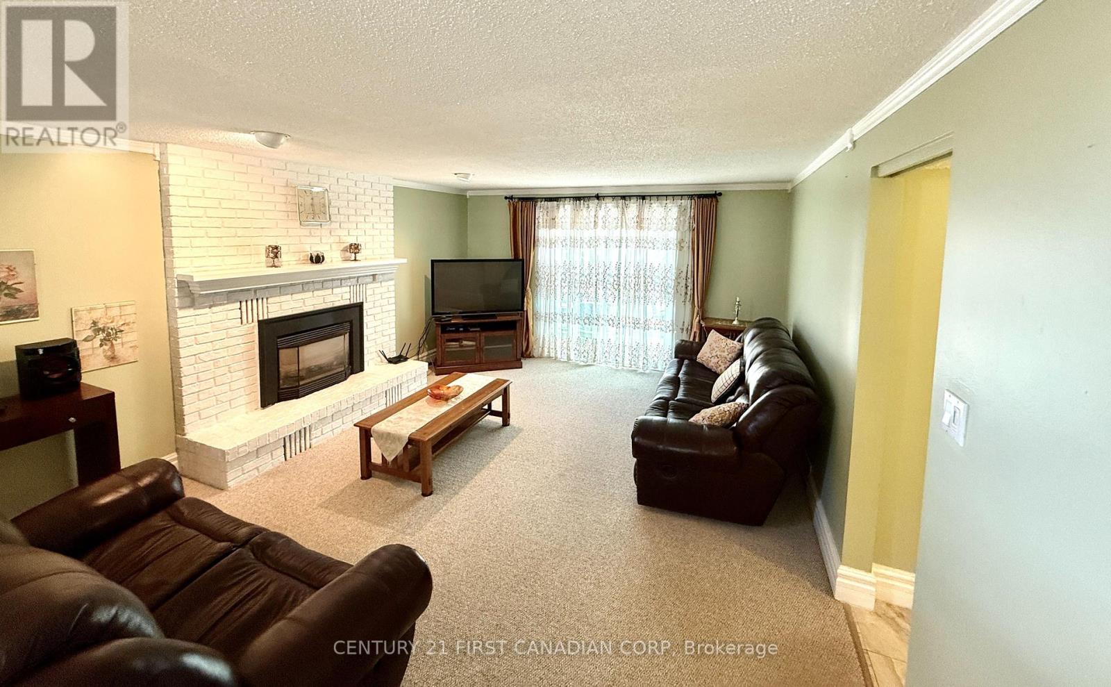 100 Hastings Crescent, Sarnia, Ontario  N7S 5K5 - Photo 32 - X12373195