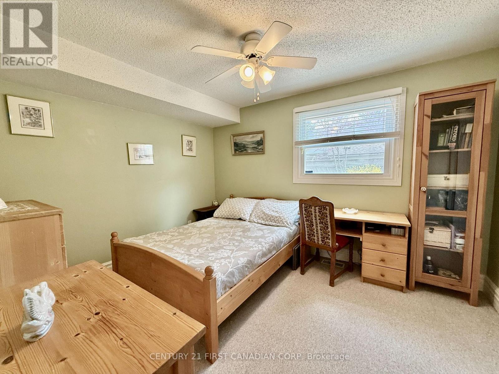 100 Hastings Crescent, Sarnia, Ontario  N7S 5K5 - Photo 34 - X12373195