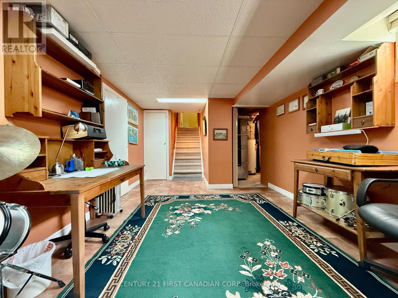 100 Hastings Crescent, Sarnia, Ontario  N7S 5K5 - Photo 37 - X12373195