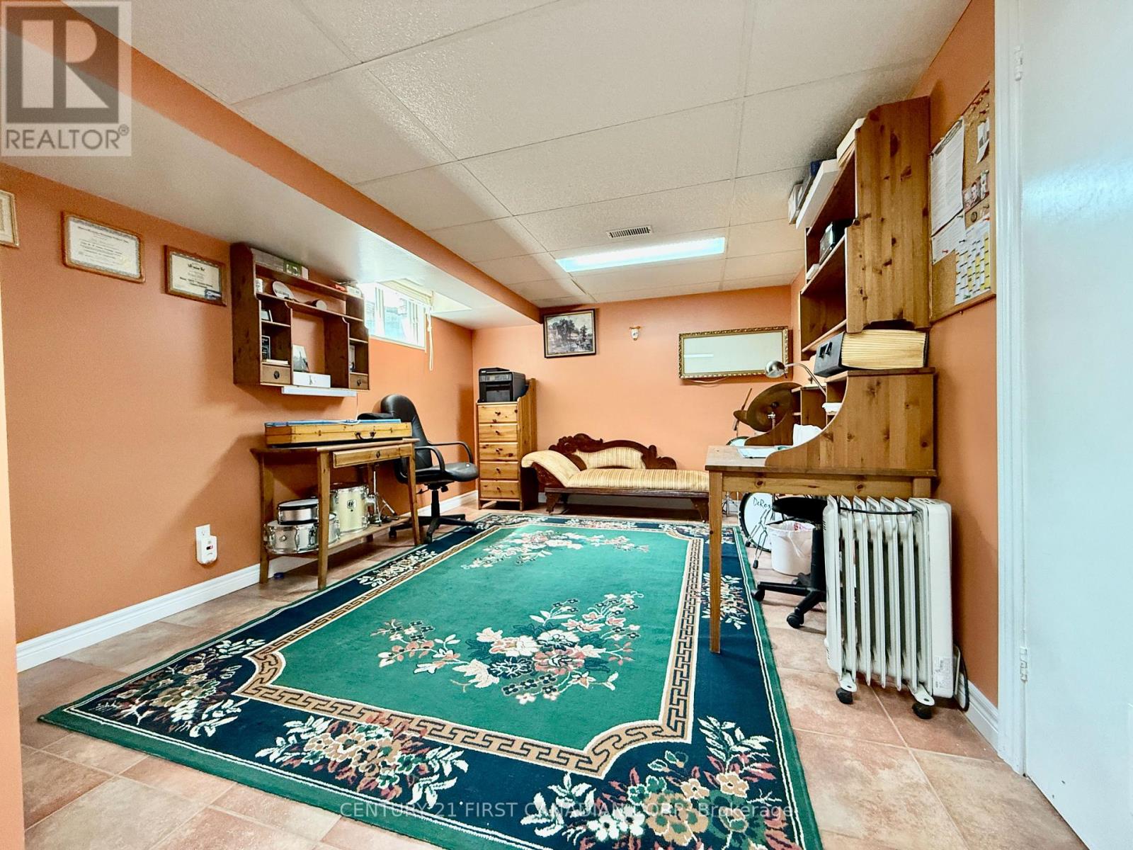 100 Hastings Crescent, Sarnia, Ontario  N7S 5K5 - Photo 38 - X12373195