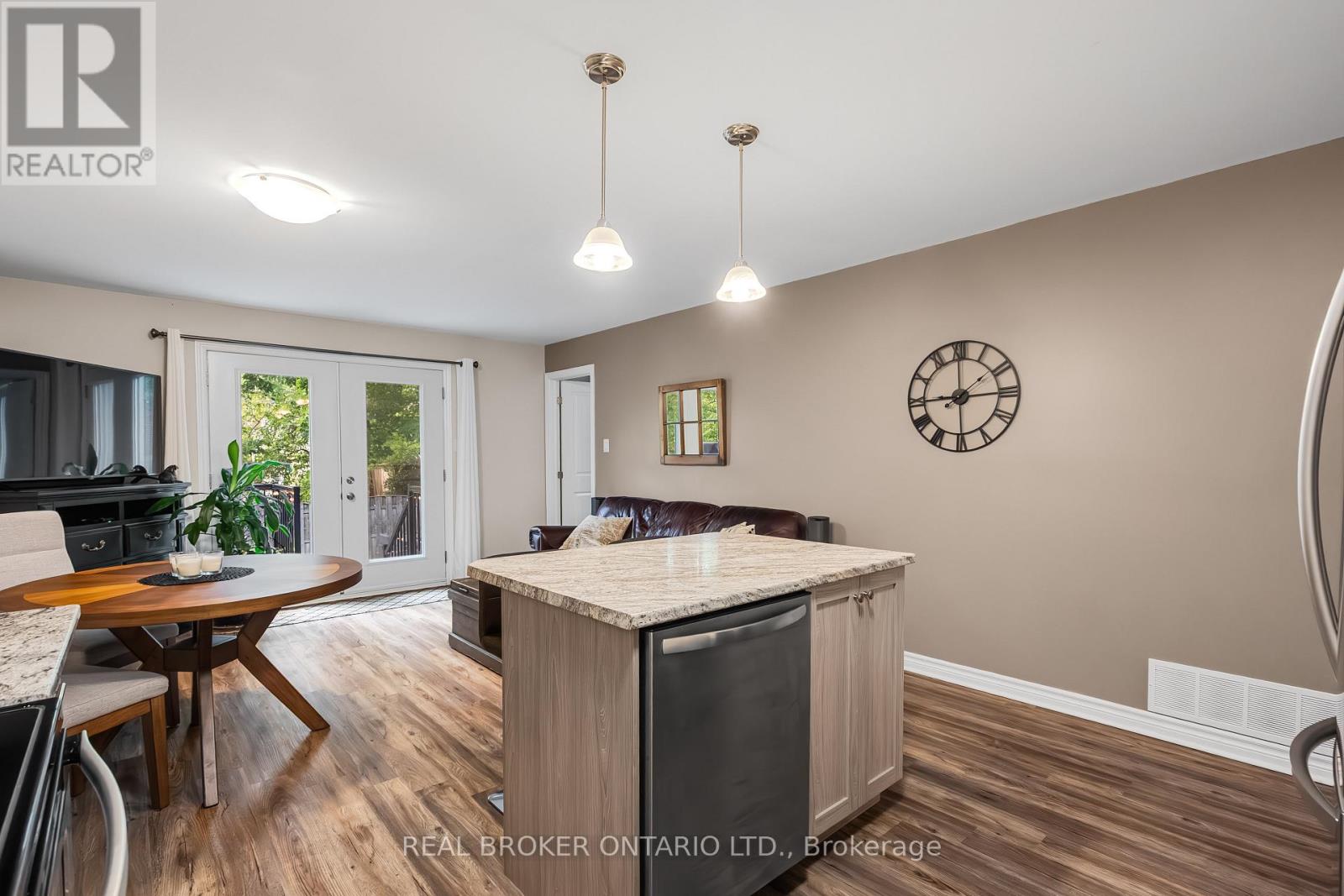 76 William Street, Carleton Place, Ontario  K7C 1X8 - Photo 11 - X12373177