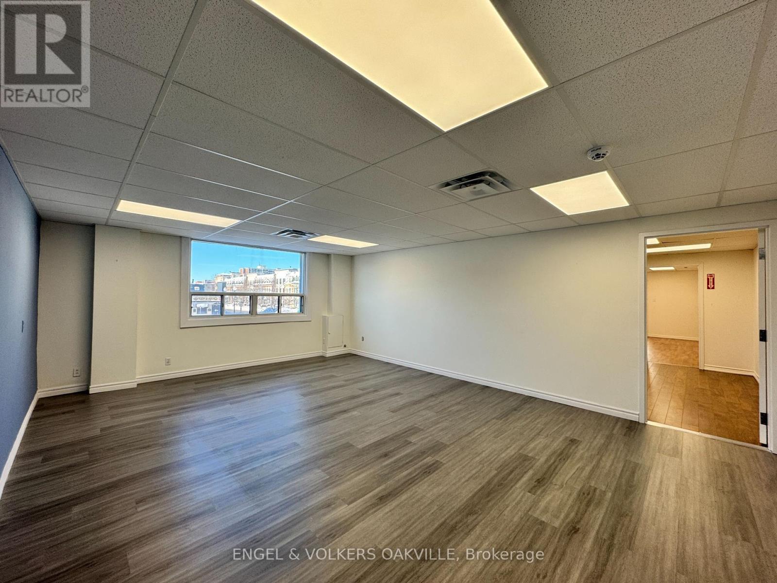 260 CHURCH STREET, Oakville, Ontario