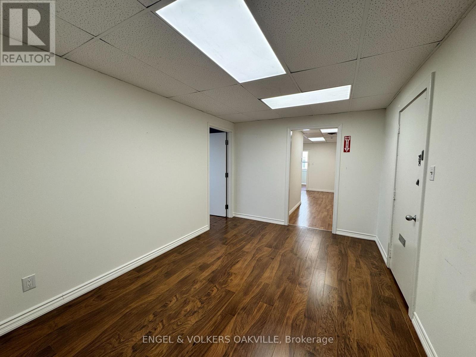 260 Church Street, Oakville, Ontario  L6J 1N6 - Photo 6 - W12373148