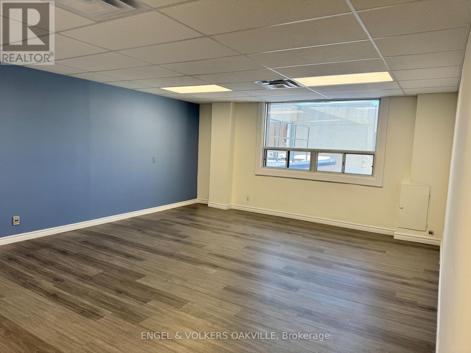 260 Church Street, Oakville, Ontario  L6J 1N6 - Photo 7 - W12373148