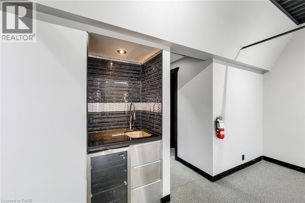 1070 Heritage Road Unit# 1, Burlington, Ontario  L7L 4X9 - Photo 6 - 40764969