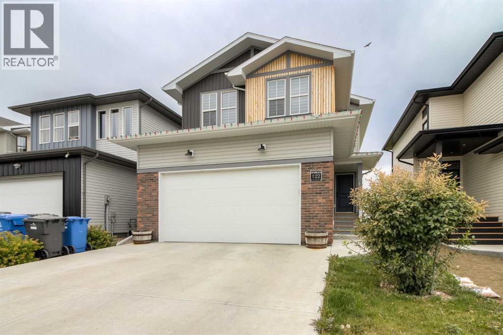 122 Greywolf Road N, Lethbridge, Alberta  T1H 7G5 - Photo 1 - A2252536
