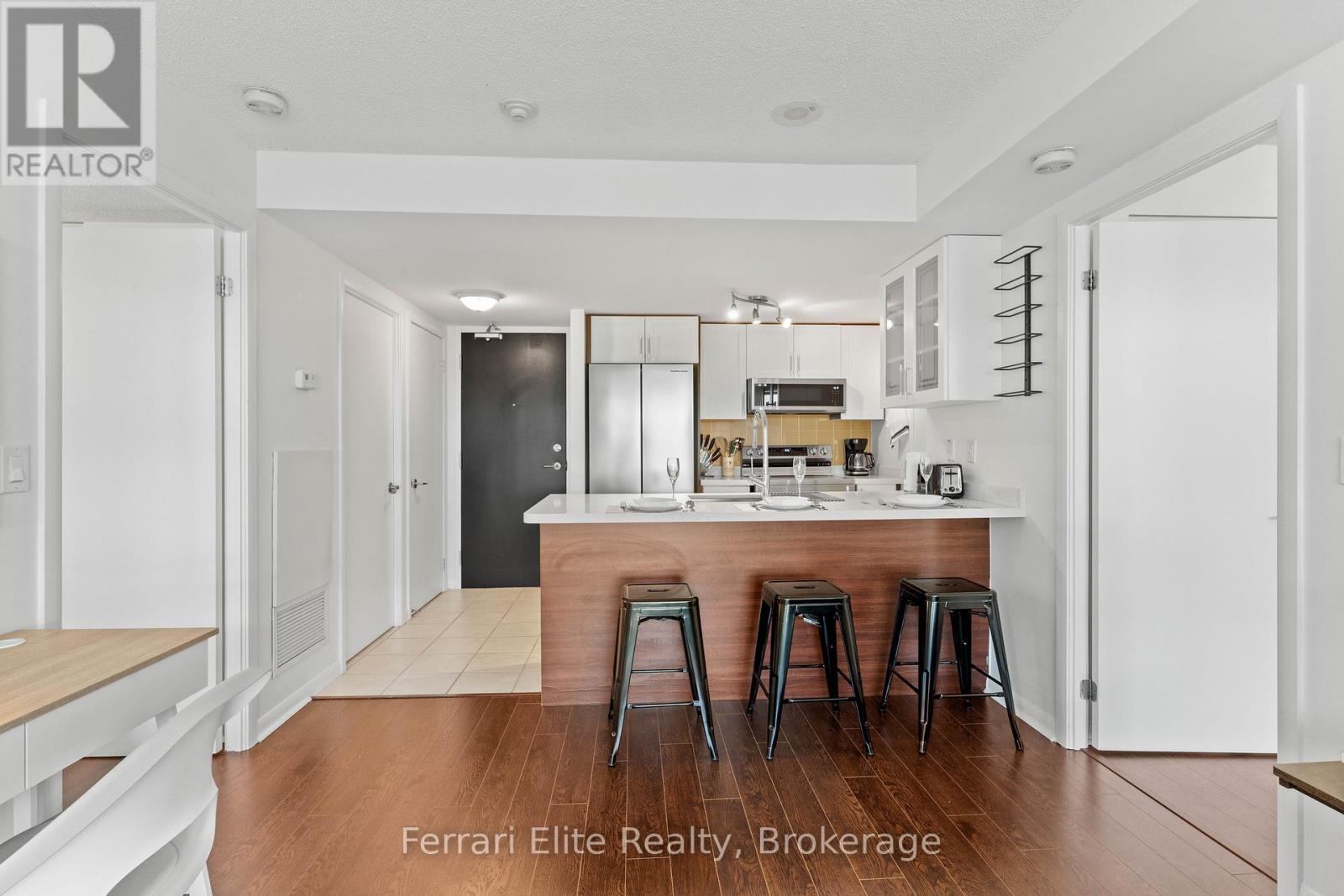427 - 231 Fort York Boulevard, Toronto, Ontario  M5V 1B2 - Photo 8 - C12373186