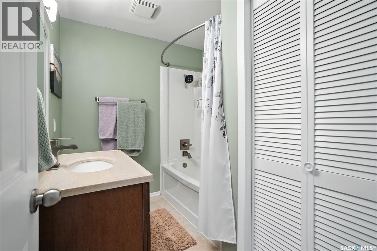 151 Roborecki Crescent, Saskatoon, Saskatchewan  S7K 5L4 - Photo 17 - SK017127