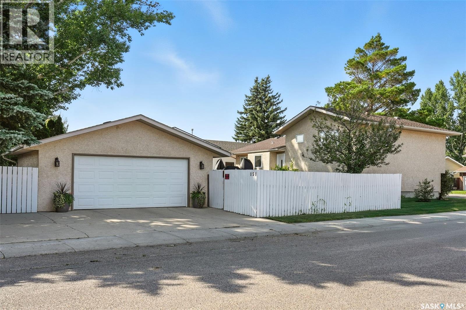 151 Roborecki Crescent, Saskatoon, Saskatchewan  S7K 5L4 - Photo 38 - SK017127