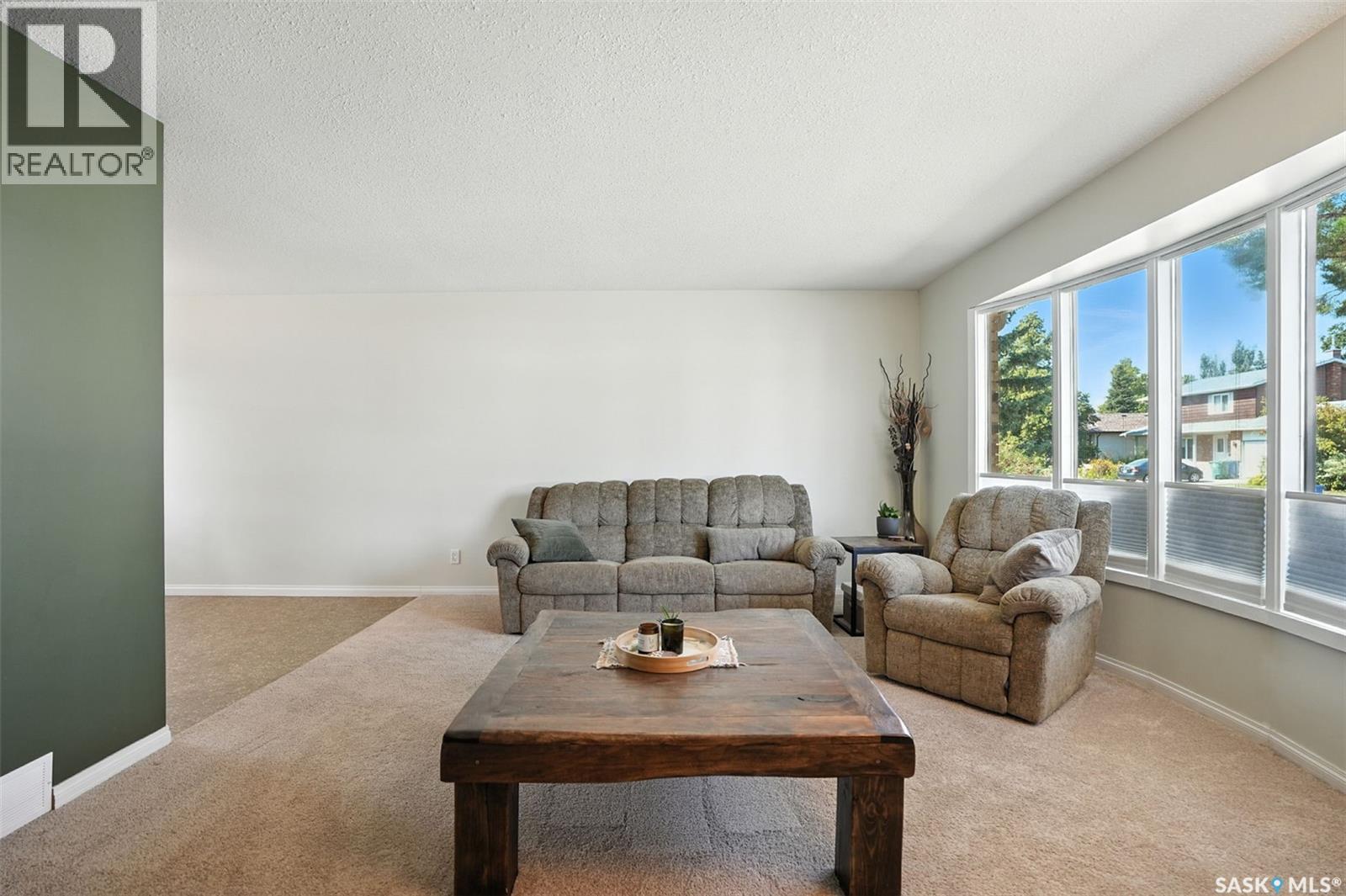 151 Roborecki Crescent, Saskatoon, Saskatchewan  S7K 5L4 - Photo 4 - SK017127