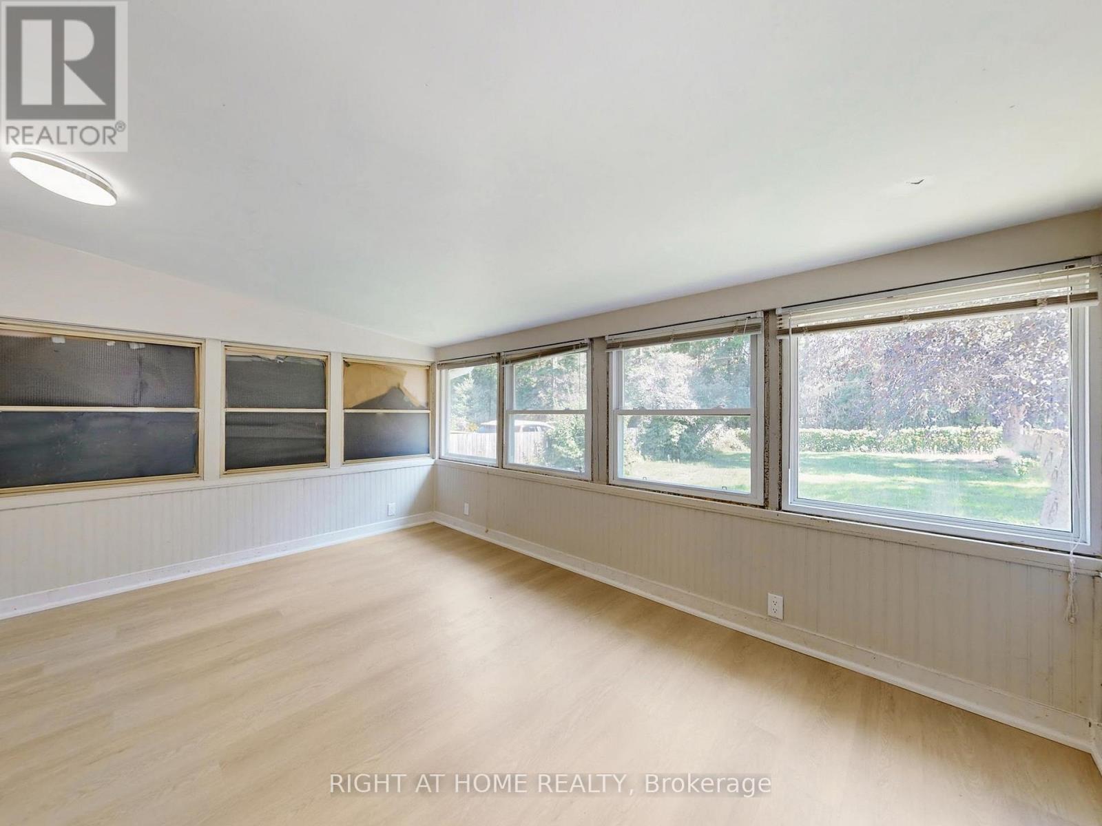 822 Pine Avenue, Innisfil, Ontario  L0L 1W0 - Photo 13 - N12373182