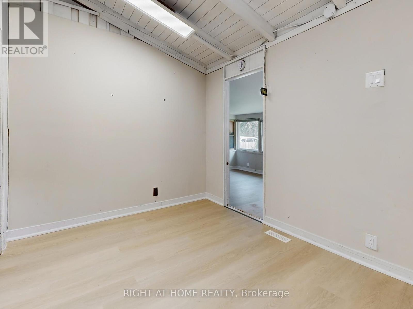 822 Pine Avenue, Innisfil, Ontario  L0L 1W0 - Photo 31 - N12373182