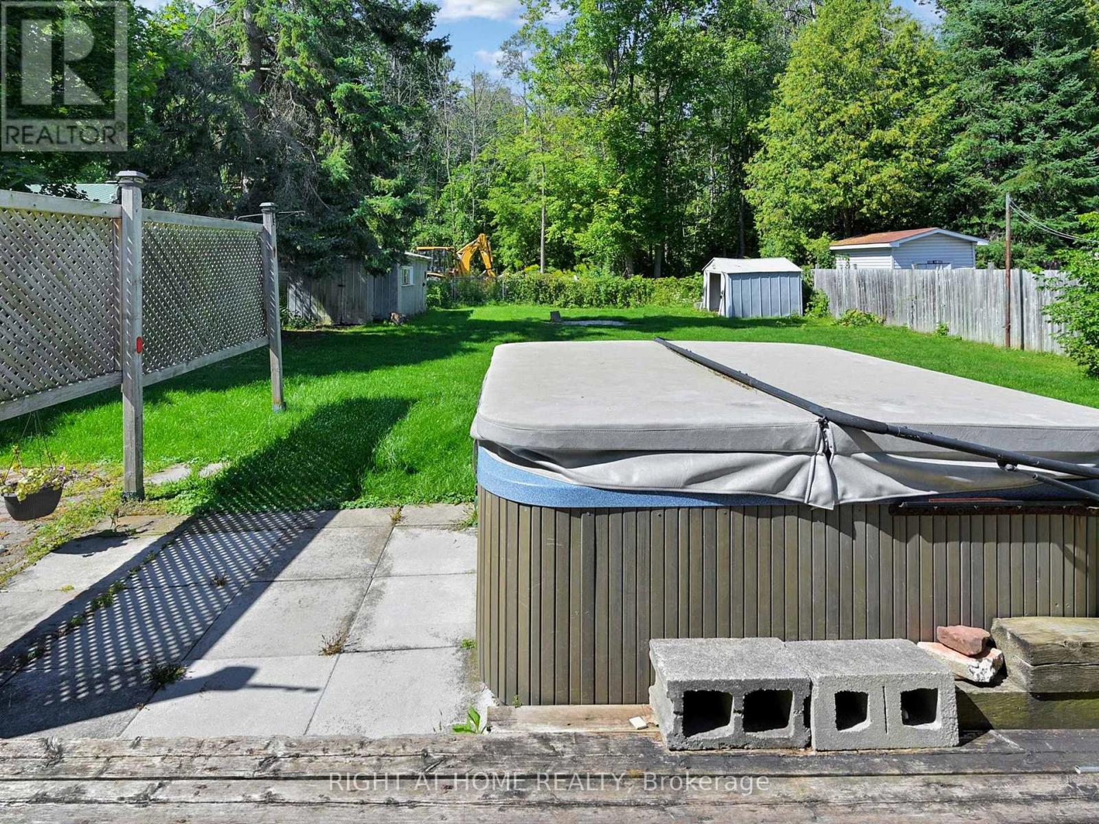 822 Pine Avenue, Innisfil, Ontario  L0L 1W0 - Photo 34 - N12373182