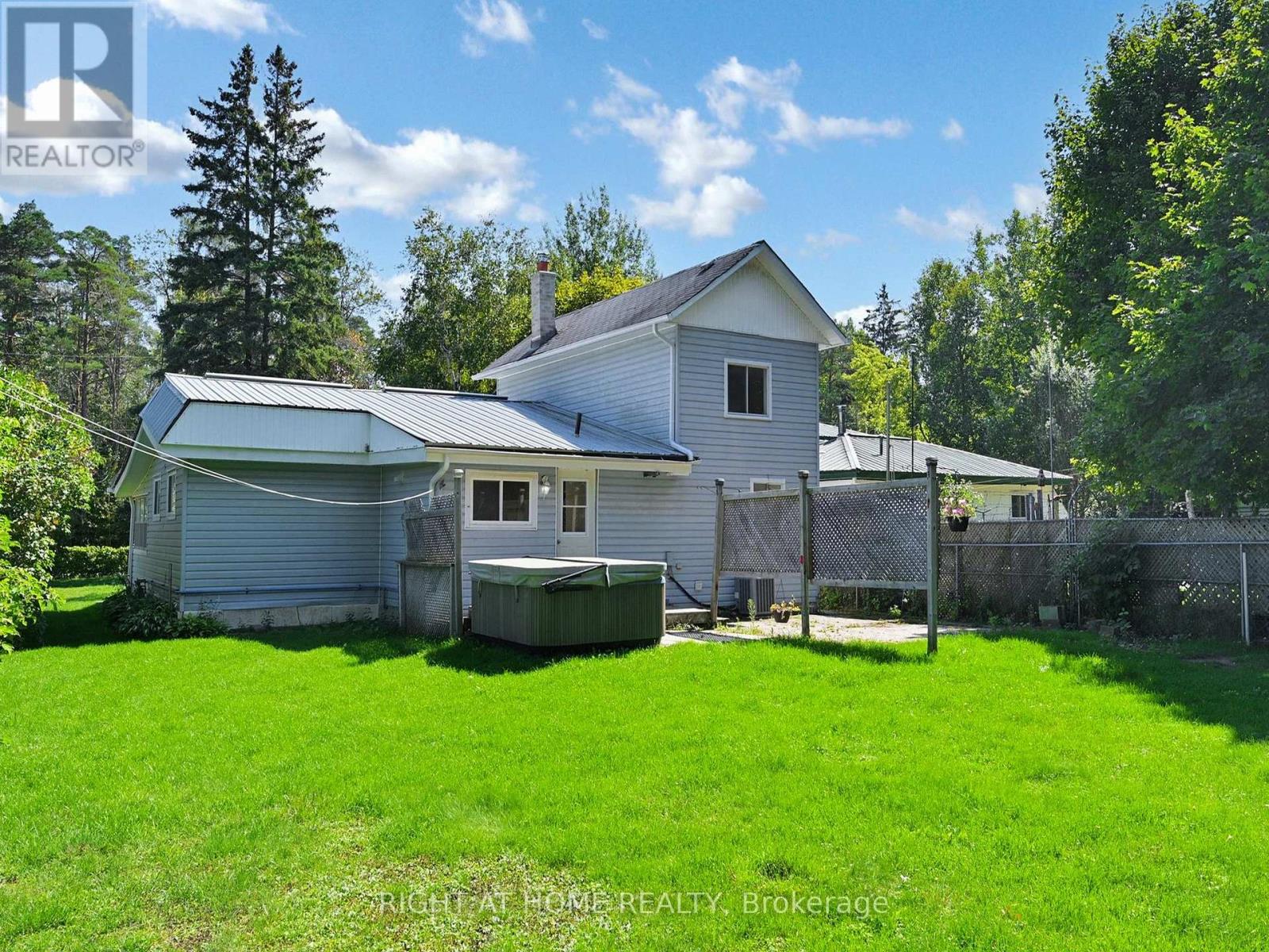 822 Pine Avenue, Innisfil, Ontario  L0L 1W0 - Photo 42 - N12373182