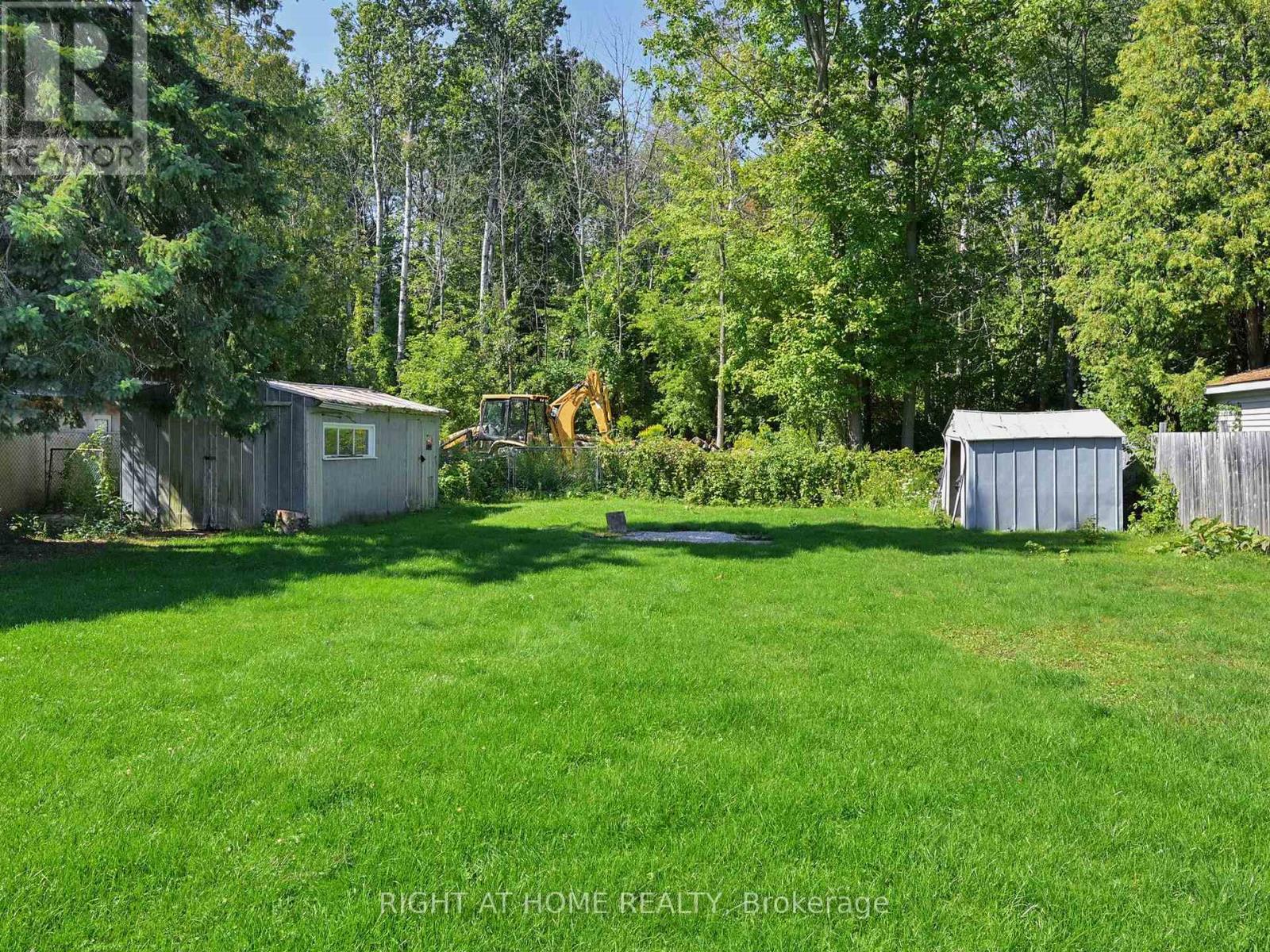 822 Pine Avenue, Innisfil, Ontario  L0L 1W0 - Photo 43 - N12373182