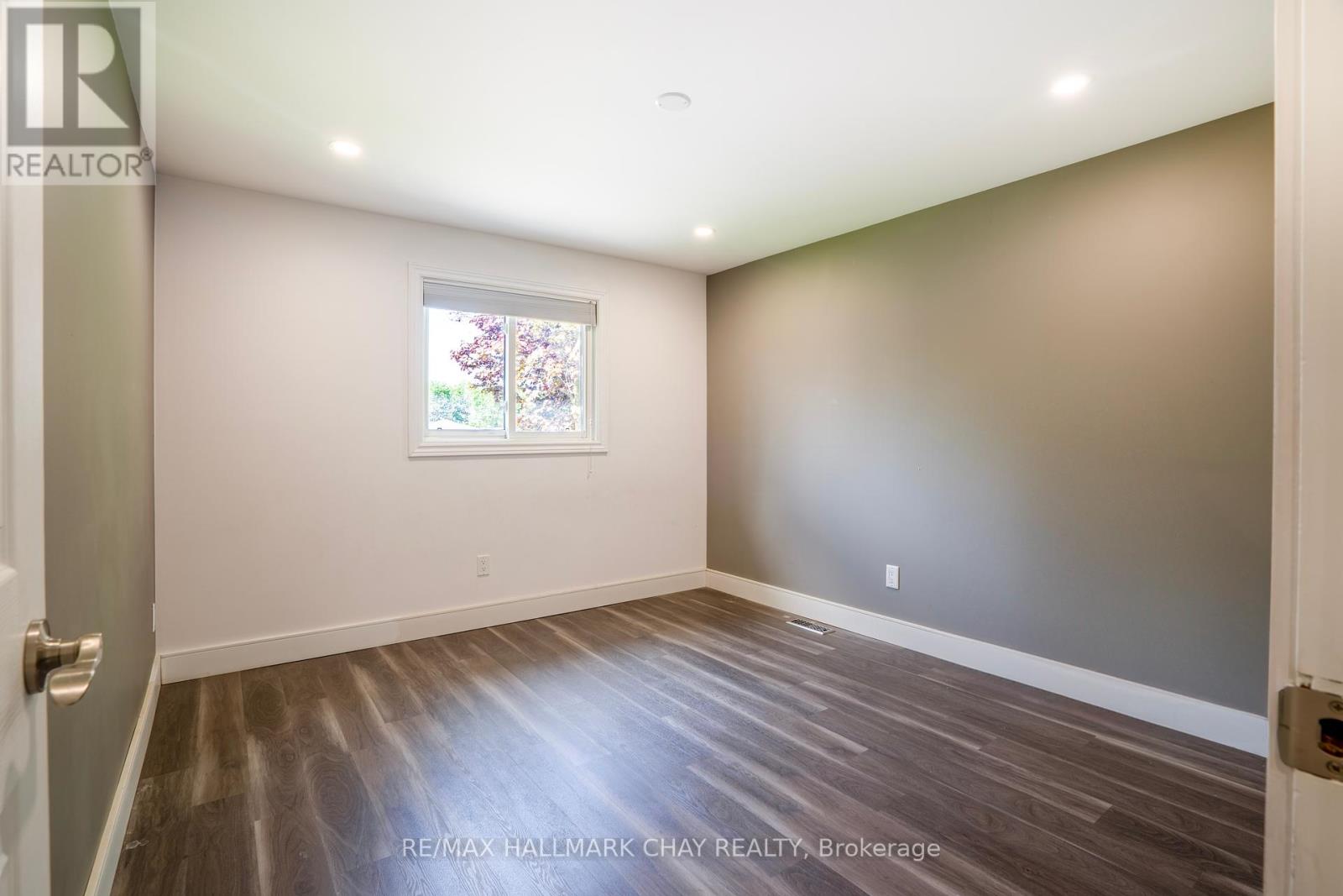 72 Jane Crescent, Barrie (Allandale Heights), Ontario  L4N 3T8 - Photo 21 - S12373208