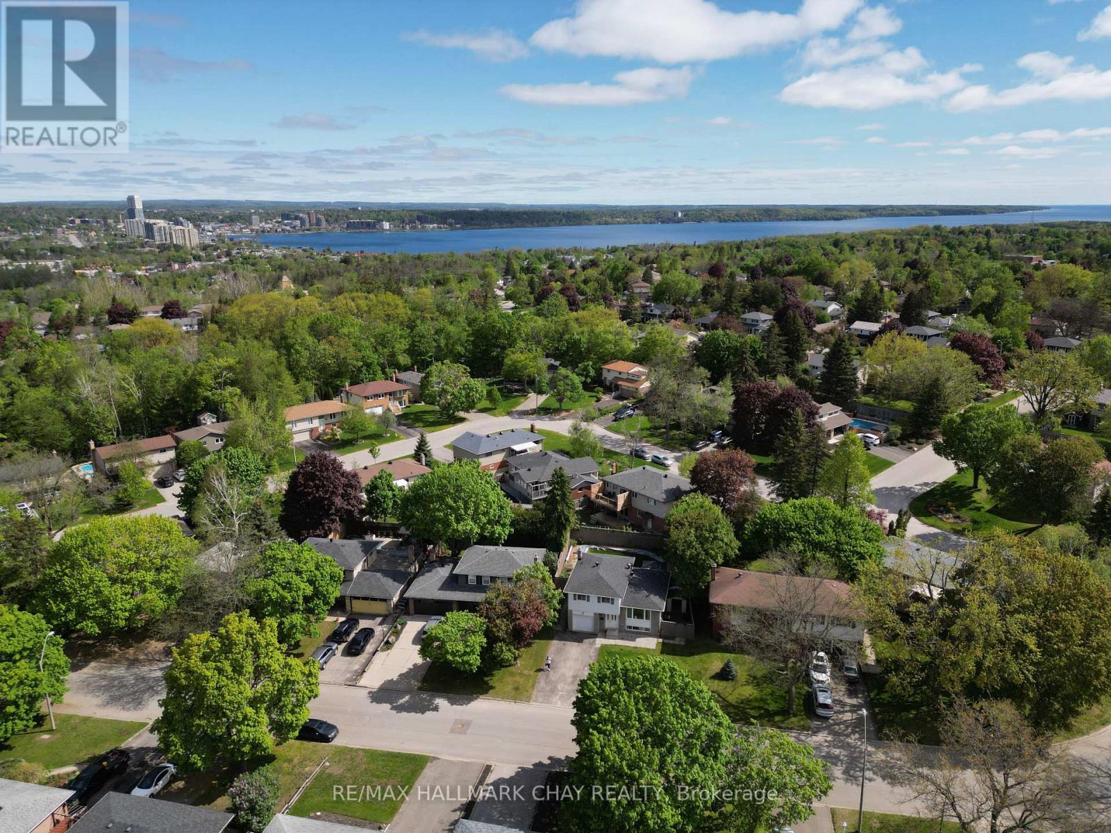 72 Jane Crescent, Barrie (Allandale Heights), Ontario  L4N 3T8 - Photo 4 - S12373208