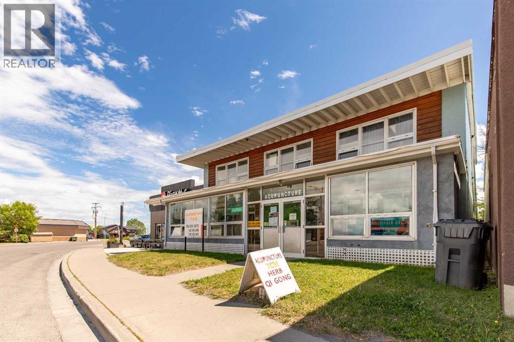 966 Main Street, Pincher Creek, Alberta  T0K 1W0 - Photo 3 - A2251369
