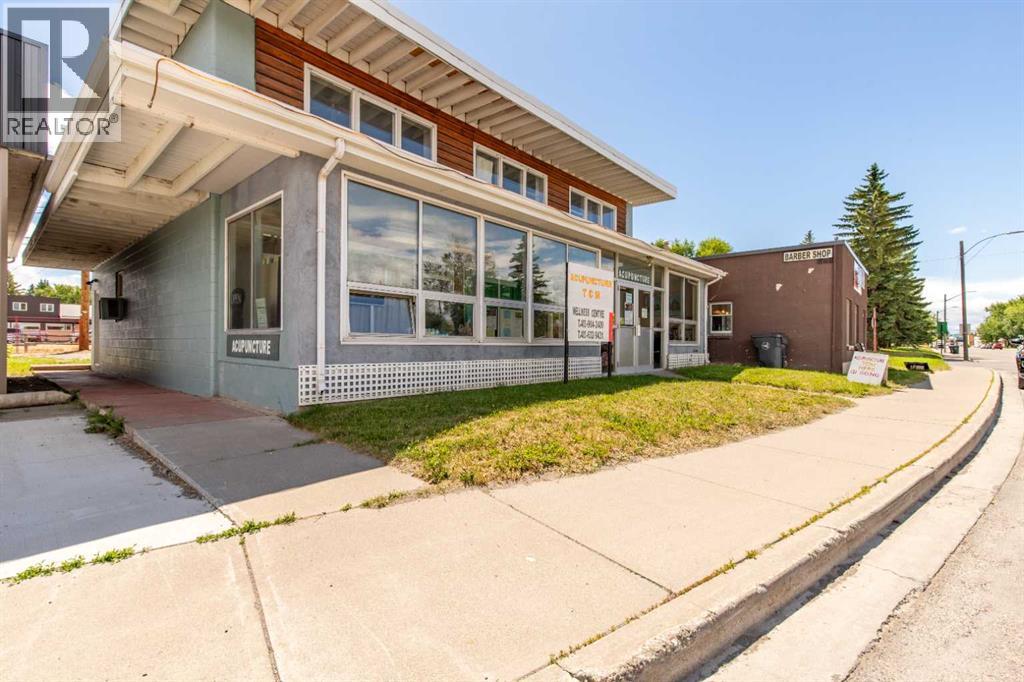 966 Main Street, Pincher Creek, Alberta  T0K 1W0 - Photo 2 - A2251369