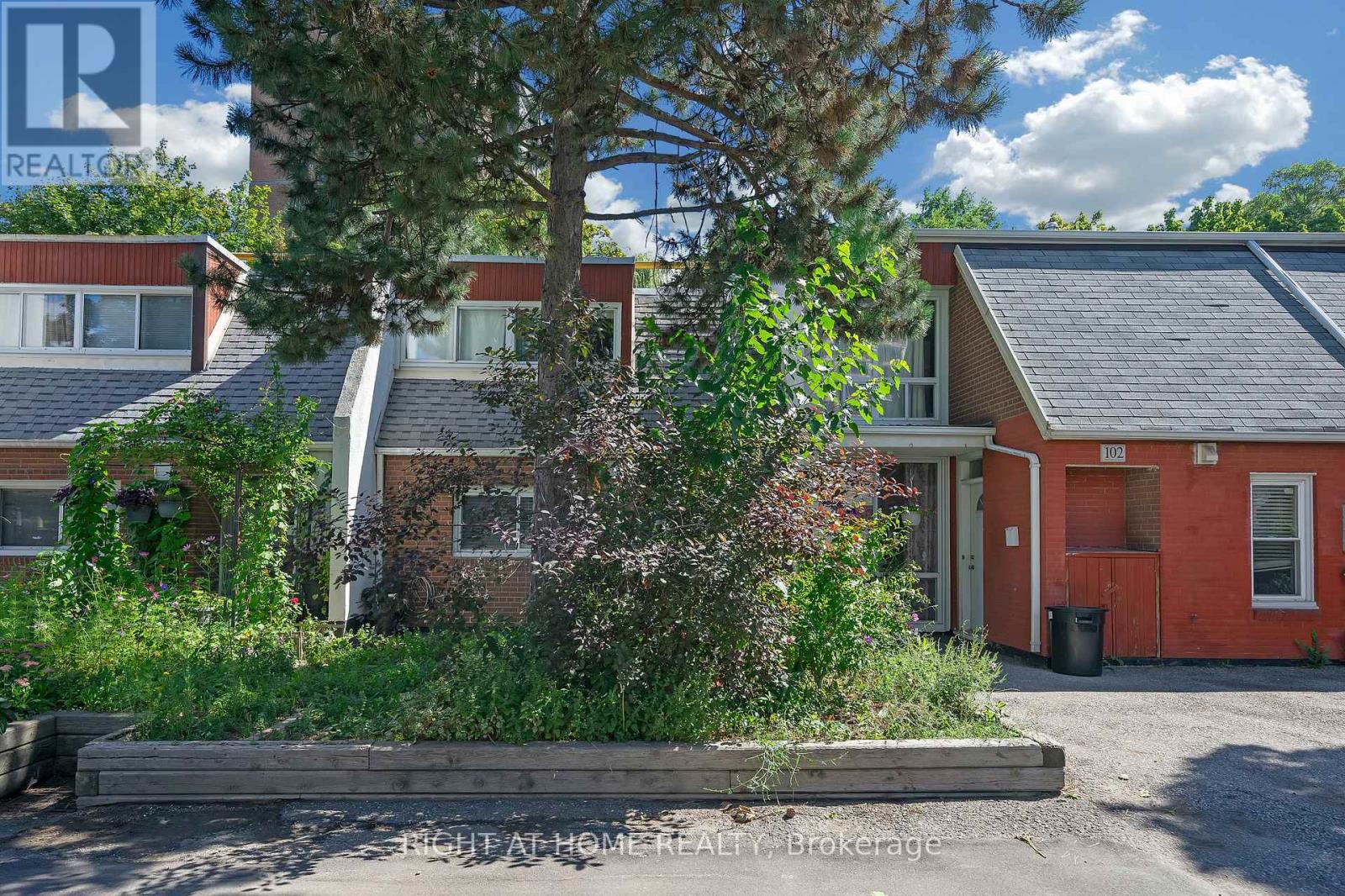 101 - 2901 Jane Street, Toronto, Ontario  M3N 2J8 - Photo 3 - W12373190