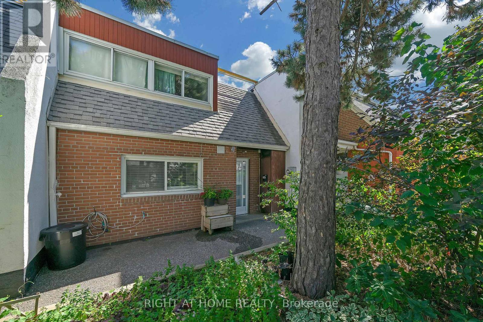 101 - 2901 Jane Street, Toronto, Ontario  M3N 2J8 - Photo 5 - W12373190