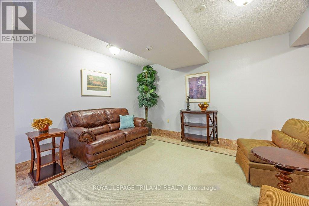 302 - 1510 Richmond Street, London North, Ontario  N6G 4V2 - Photo 6 - X12373237