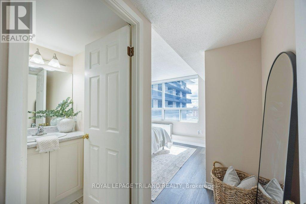 1105 - 155 Kent Street, London East, Ontario  N6A 5N7 - Photo 28 - X12373238