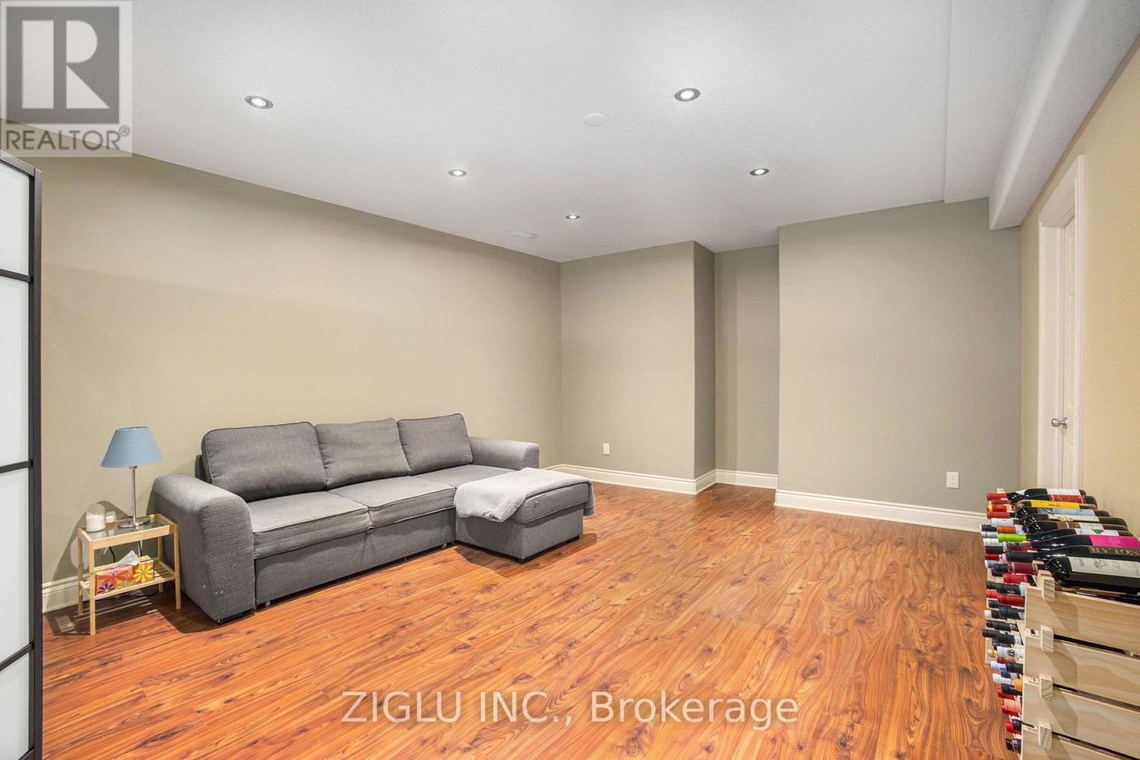 38 Oradea Crescent, Ottawa, Ontario  K0A 2Z0 - Photo 37 - X12373221