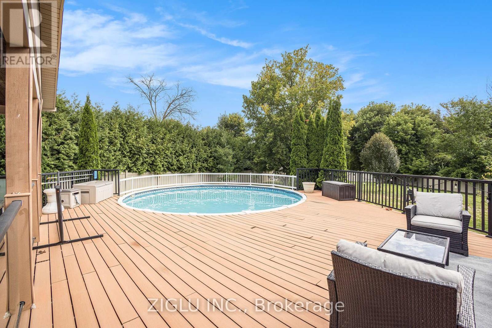 38 Oradea Crescent, Ottawa, Ontario  K0A 2Z0 - Photo 40 - X12373221