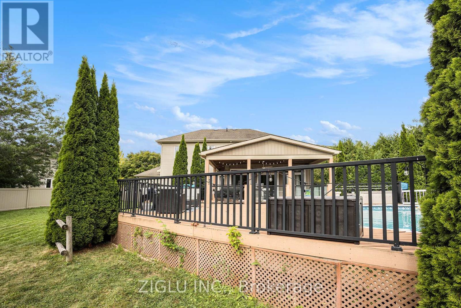 38 Oradea Crescent, Ottawa, Ontario  K0A 2Z0 - Photo 44 - X12373221