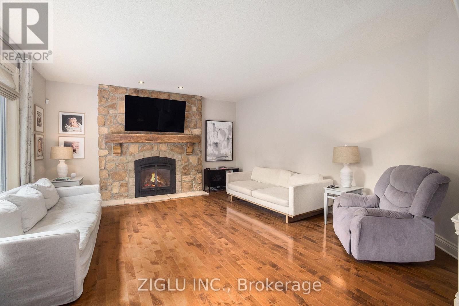 38 Oradea Crescent, Ottawa, Ontario  K0A 2Z0 - Photo 8 - X12373221