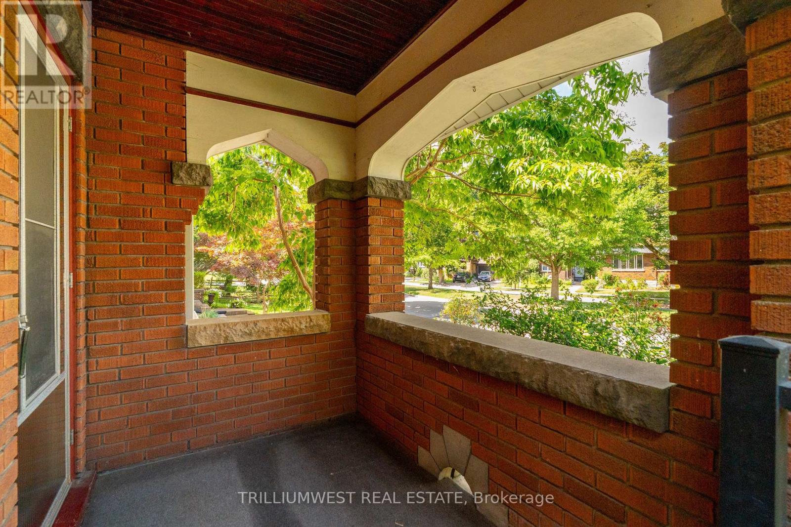 Property at 151 UNION BOULEVARD image 5