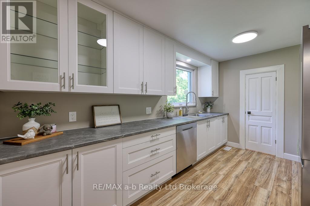 189 Rolph Street, Tillsonburg, Ontario  N4G 3Y9 - Photo 10 - X12373231