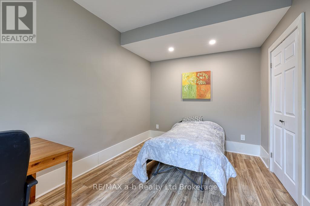 189 Rolph Street, Tillsonburg, Ontario  N4G 3Y9 - Photo 12 - X12373231