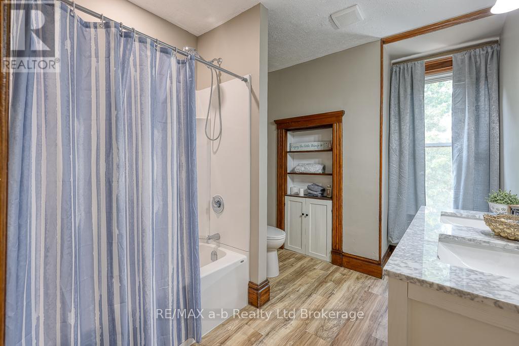 189 Rolph Street, Tillsonburg, Ontario  N4G 3Y9 - Photo 18 - X12373231