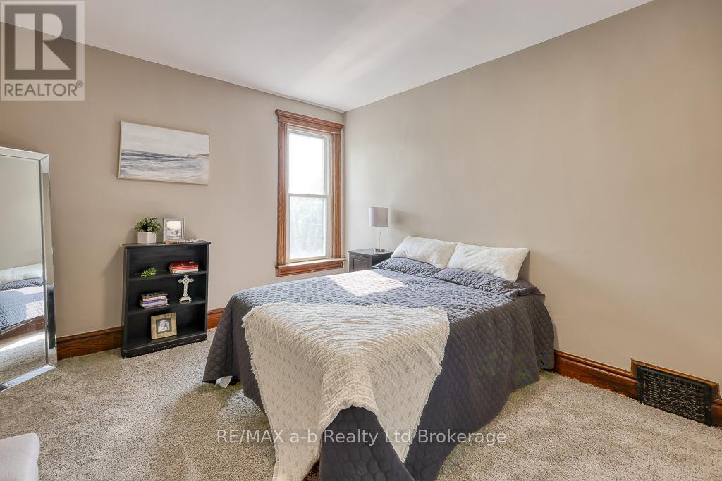 189 Rolph Street, Tillsonburg, Ontario  N4G 3Y9 - Photo 21 - X12373231