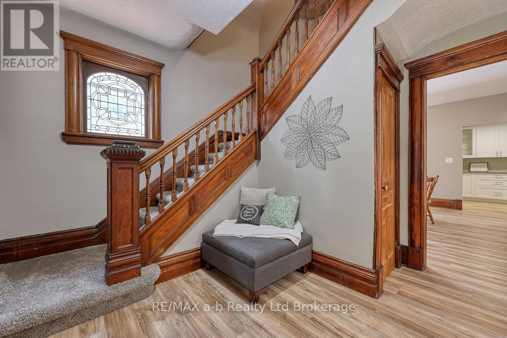 189 Rolph Street, Tillsonburg, Ontario  N4G 3Y9 - Photo 5 - X12373231