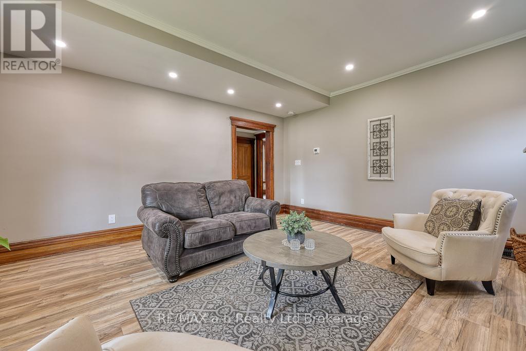 189 Rolph Street, Tillsonburg, Ontario  N4G 3Y9 - Photo 8 - X12373231