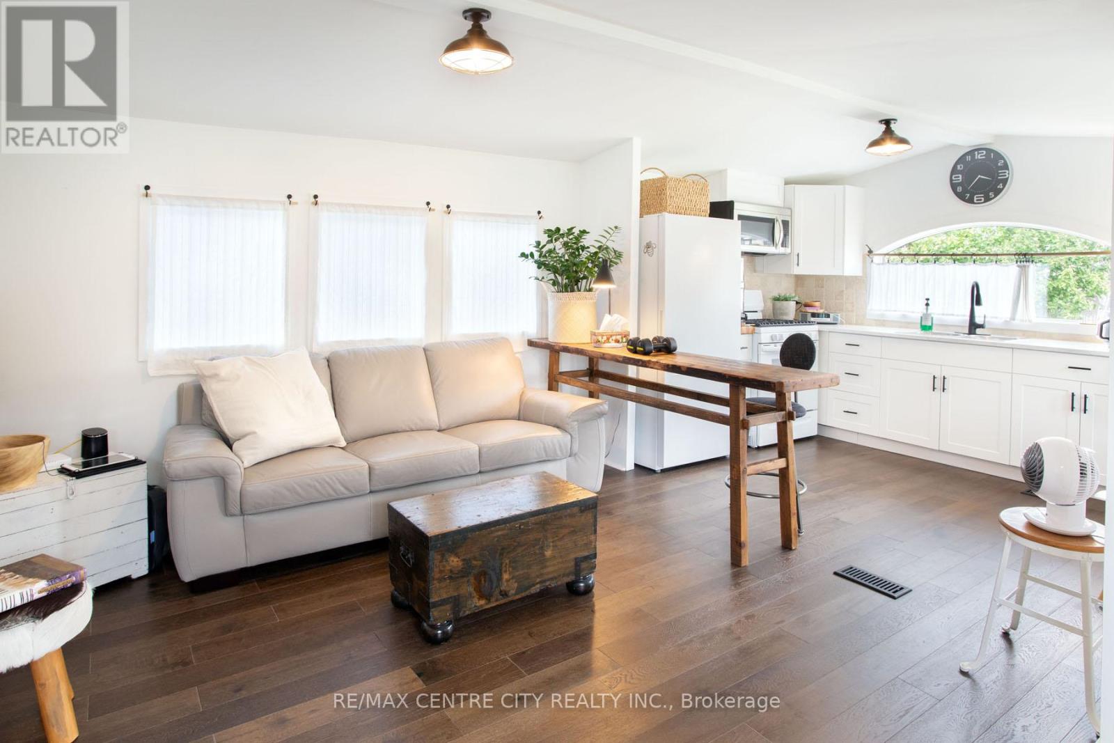 203 - 198 Springbank Drive, London South, Ontario  N6J 1G1 - Photo 13 - X12372773