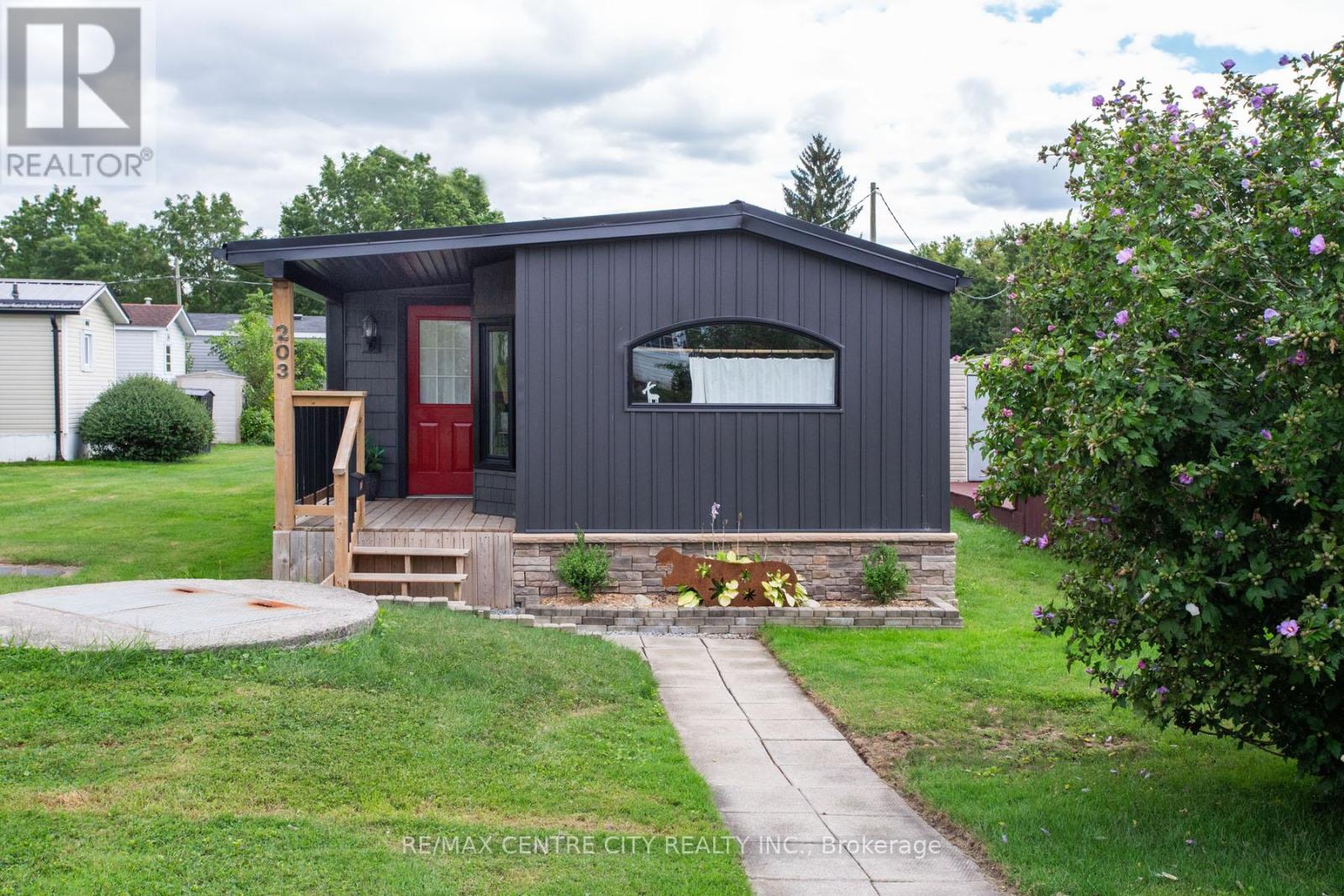 203 - 198 Springbank Drive, London South, Ontario  N6J 1G1 - Photo 28 - X12372773