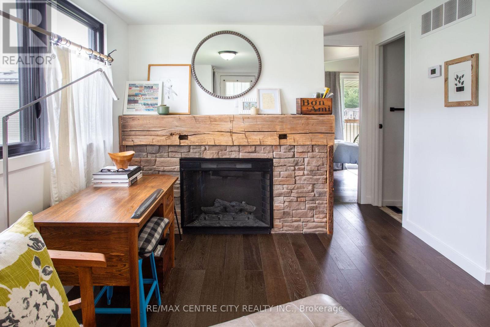 203 - 198 Springbank Drive, London South, Ontario  N6J 1G1 - Photo 7 - X12372773