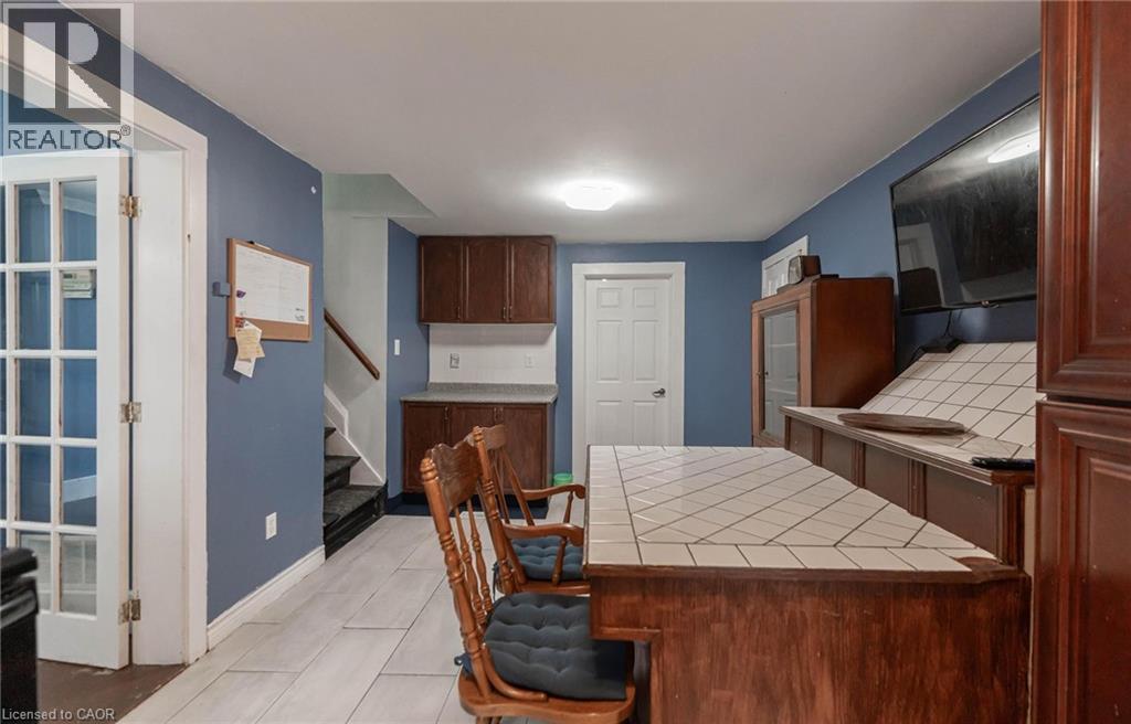 11 Elmwood Avenue, St. Catharines, Ontario  L2R 2T5 - Photo 10 - 40765016