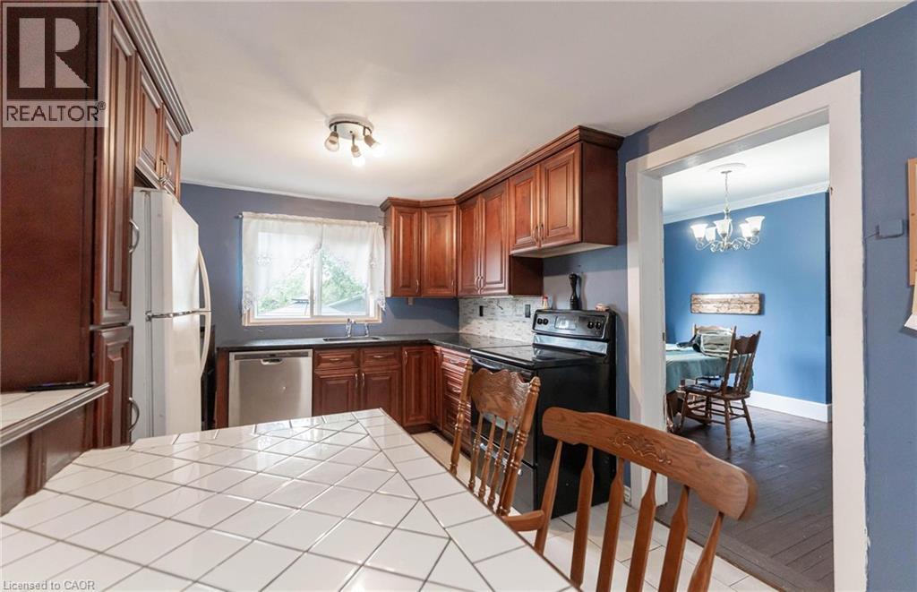 11 Elmwood Avenue, St. Catharines, Ontario  L2R 2T5 - Photo 11 - 40765016