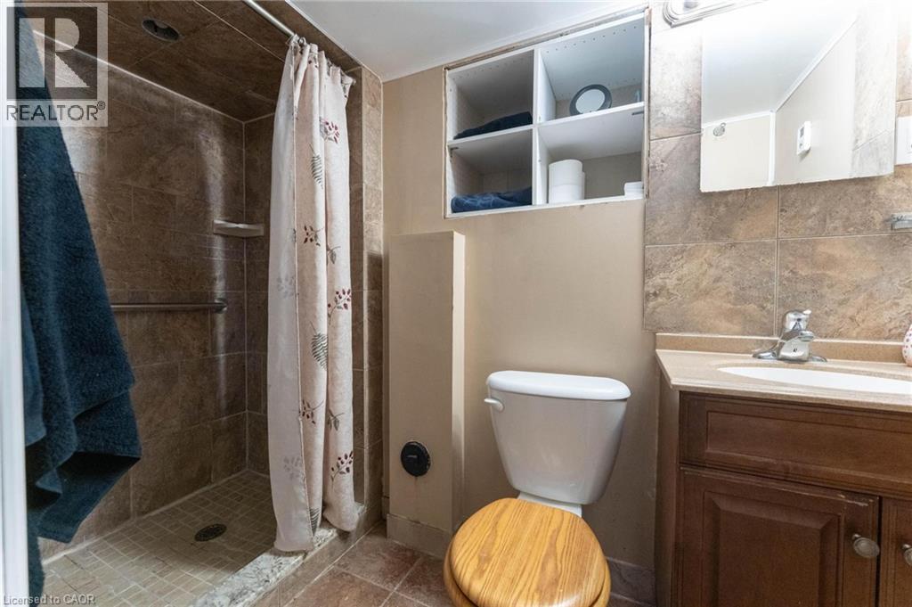 11 Elmwood Avenue, St. Catharines, Ontario  L2R 2T5 - Photo 27 - 40765016